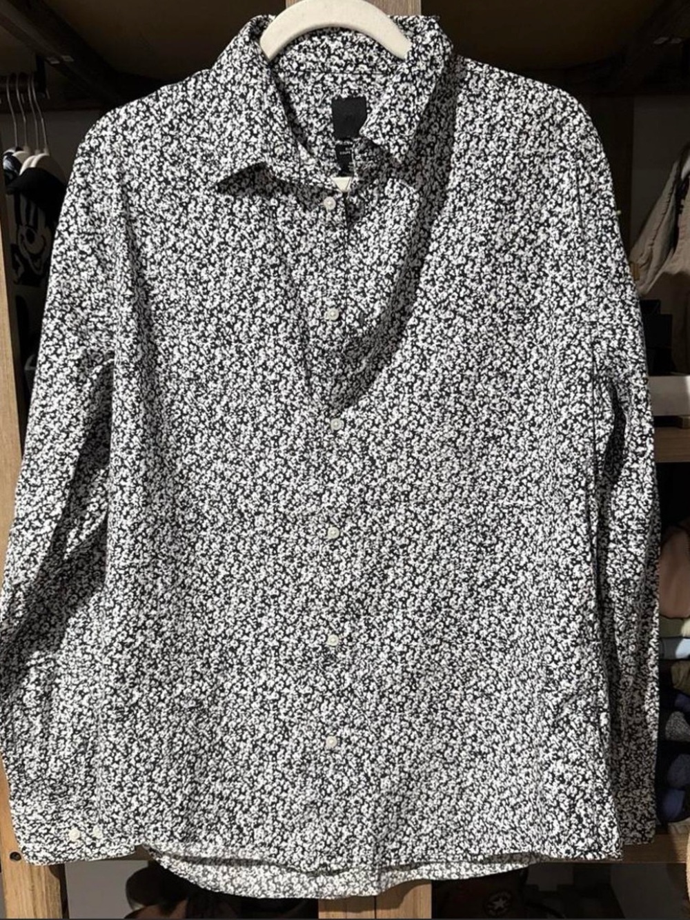 H&M Black and White Micro-Print Long-Sleeve Button-Down Shirt